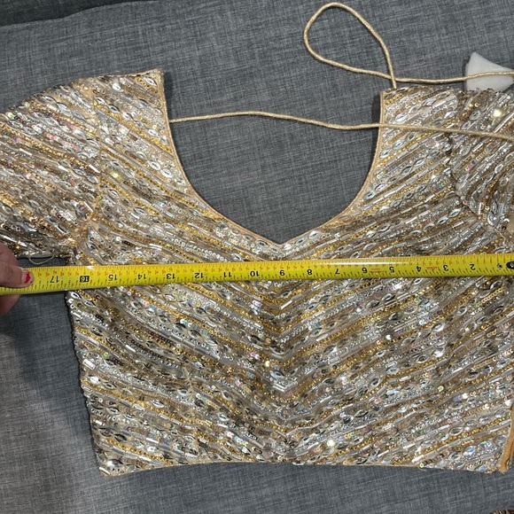 Original designer show stopper lehenga size6 in gold and silver color - Picture 7 of 10